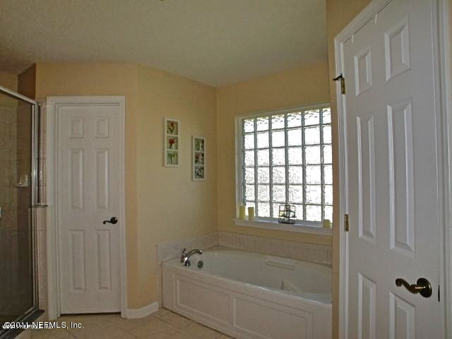 2910 Longleaf Ranch Circle Middleburg, FL 32068 - Photo 17 of 26 Master Bathroom View 2