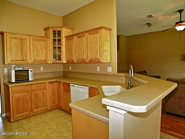 2910 Longleaf Ranch Circle Middleburg, FL 32068 - Photo 8 of 26 Kitchen
