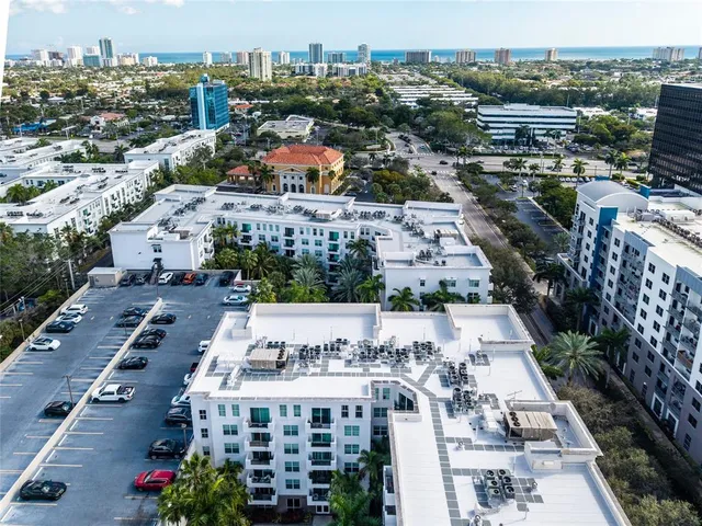 a view of a yard in front of a building