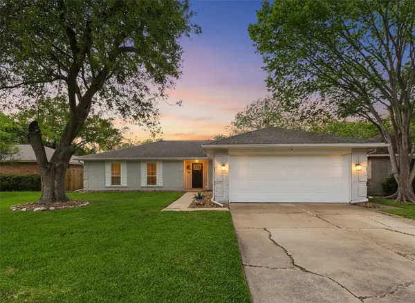 $290,000 | 2818 New England Court, Webster, TX 77598