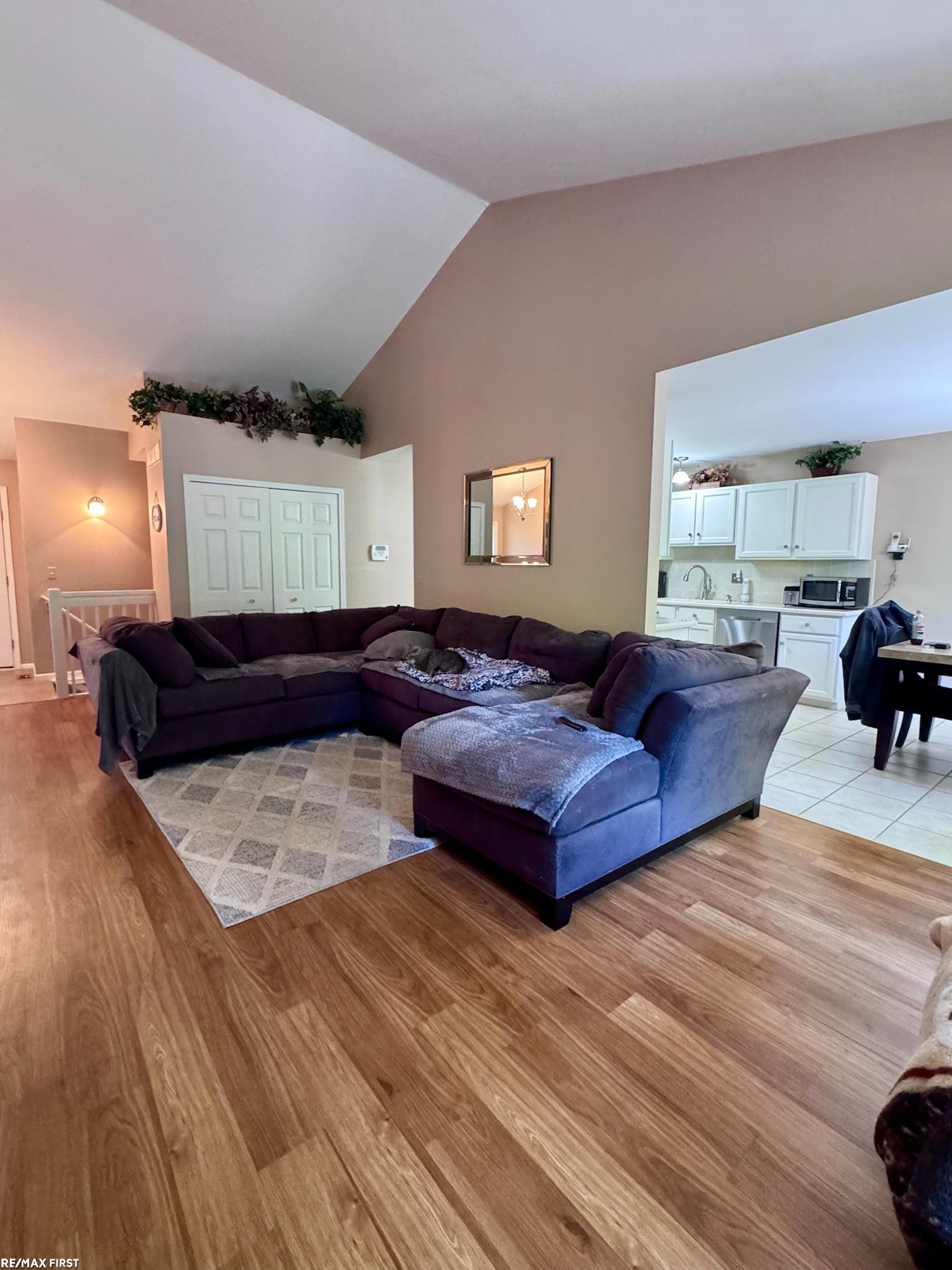 15330 Pebble Pointe Court Clinton Township, MI 48038 - Photo 4 of 33 50212419-61487D53-B24D-462E-98B7-1D500EFA021F.JPG