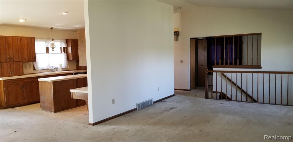 4431 Pratt Road Metamora, MI 48455 - Photo 11 of 36