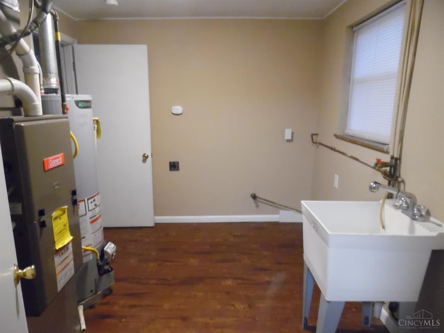 8631 Butler Warren Road West Chester, OH 45069 - Photo 11 of 29 Gallery Image 11