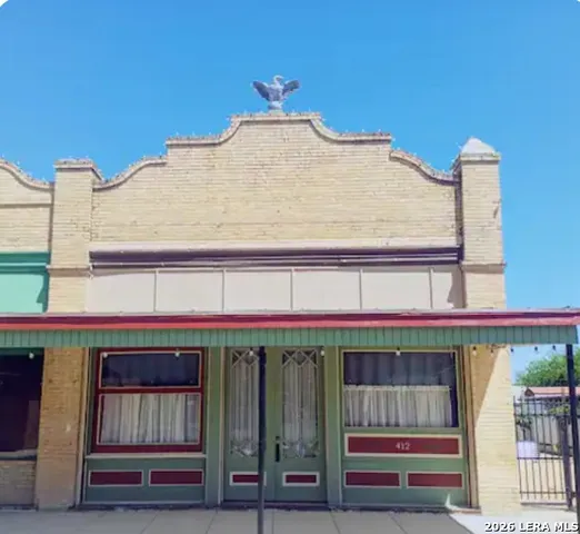 $299,000 | 412 North Center Street, Sabinal, TX 78881