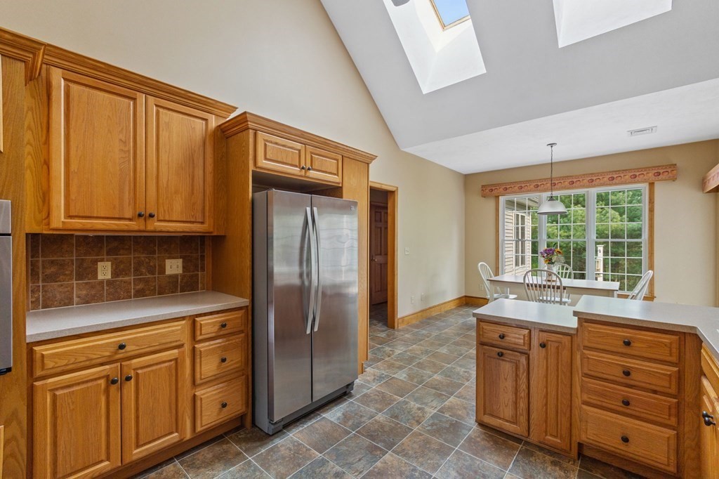 17 Hitching Post Road Lakeville, MA 02347 - Photo 16 of 42 Gallery Image 16
