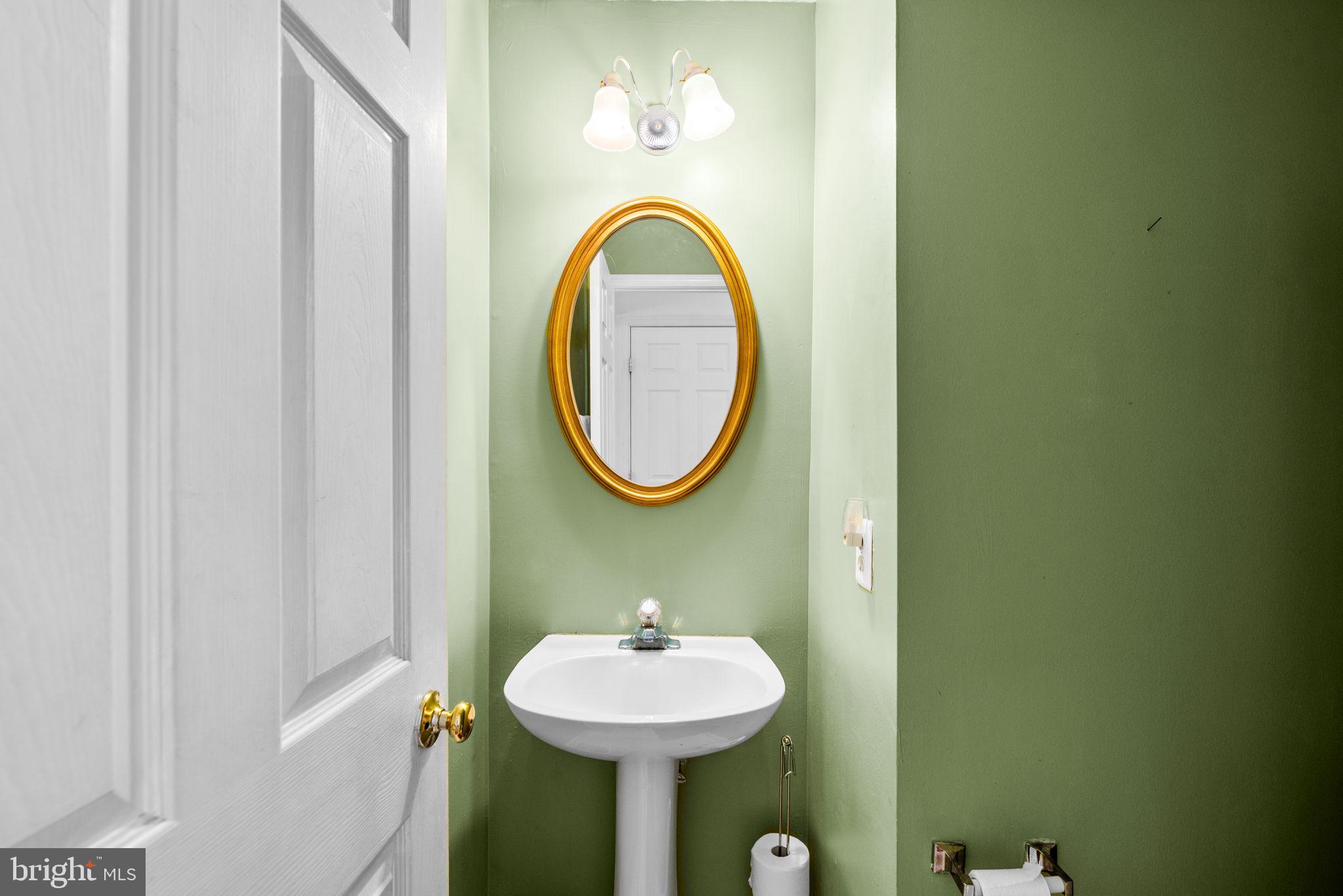 9464 Joppa Pond Road Baltimore, MD 21234 - Photo 29 of 66 Powder Room on Main Level