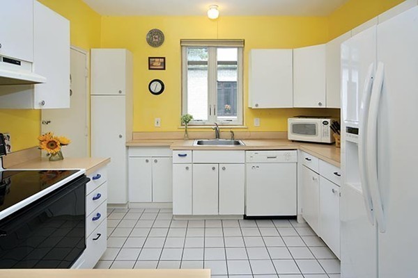 563 Washington Street, Unit 25 Brookline, MA 02446 - Photo 3 of 6 Gallery Image 3