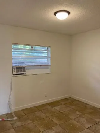 $1,995 | Undisclosed Address, Pompano Beach, FL 33060