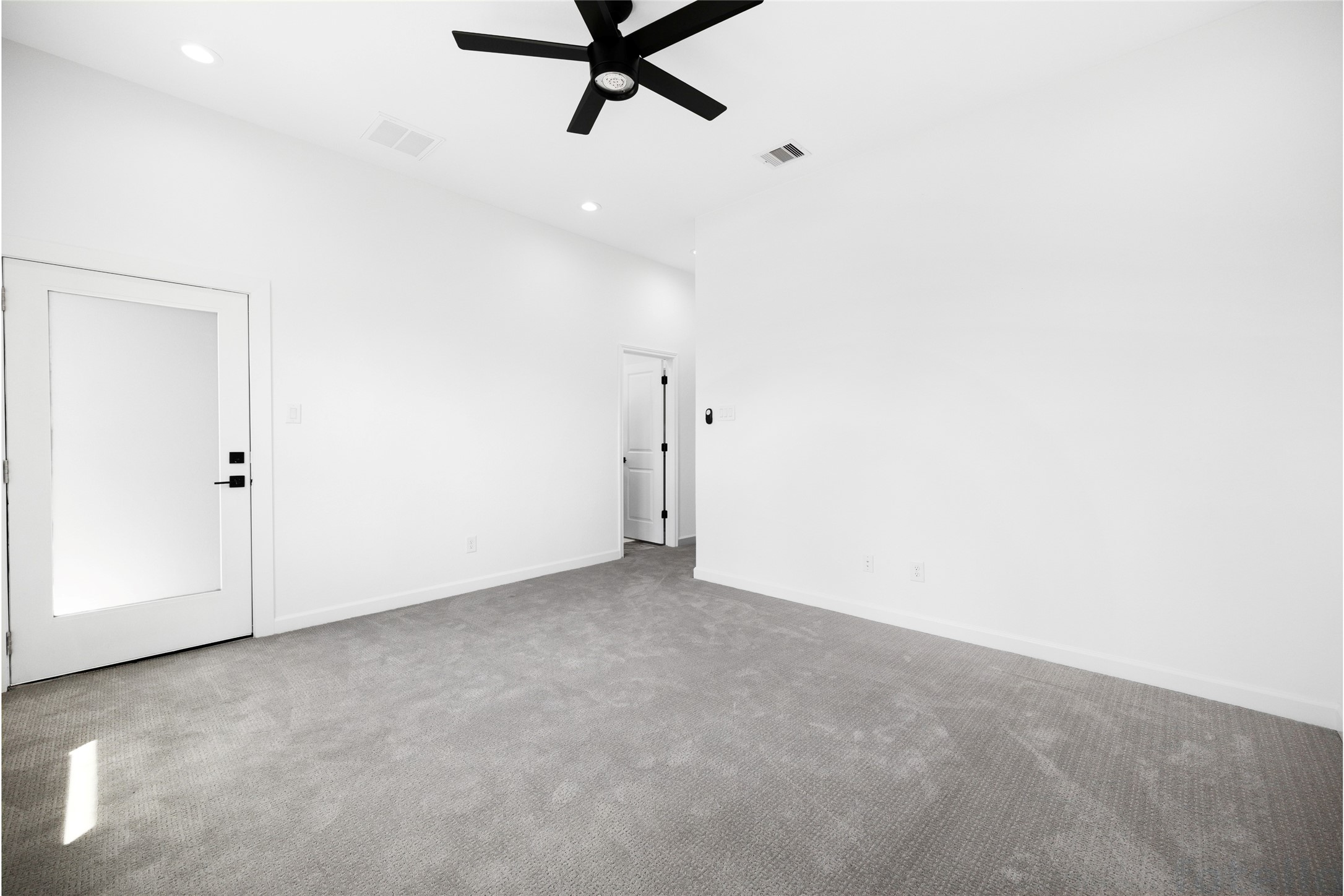 6314 Crest Street Houston, TX 77033 - Photo 16 of 24