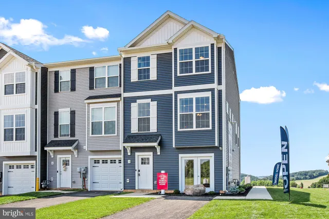 $308,850 | 443 Bradford Drive, Unit 183, Red Lion, PA 17356