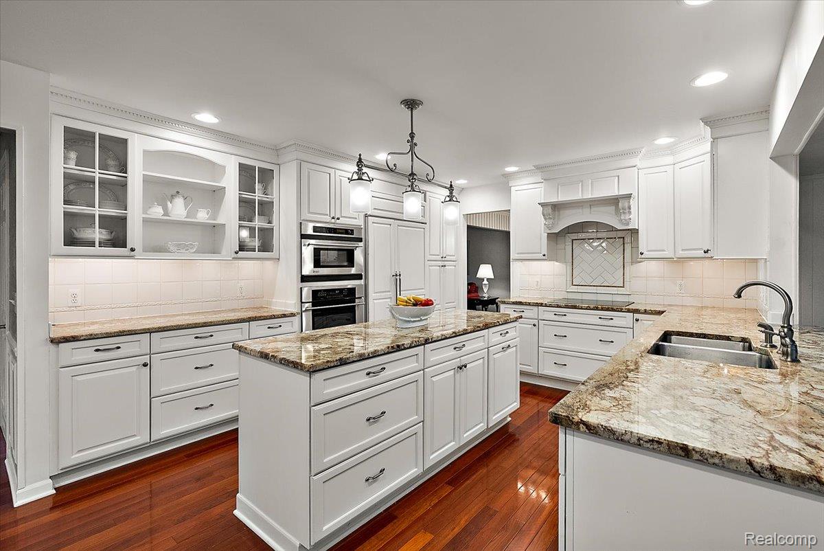 5033 Aintree Court Rochester, MI 48306 - Photo 15 of 64 Beautiful accents