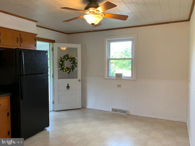 1 Christman Road Reading, PA 19606 - Photo 13 of 41 Eat-in kitchen