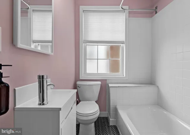 $765,000 | 828 South 5th Street, Philadelphia, PA 19147