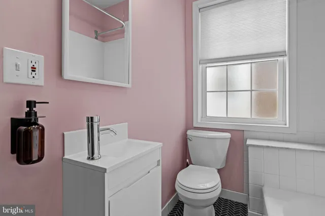 $765,000 | 828 South 5th Street, Philadelphia, PA 19147