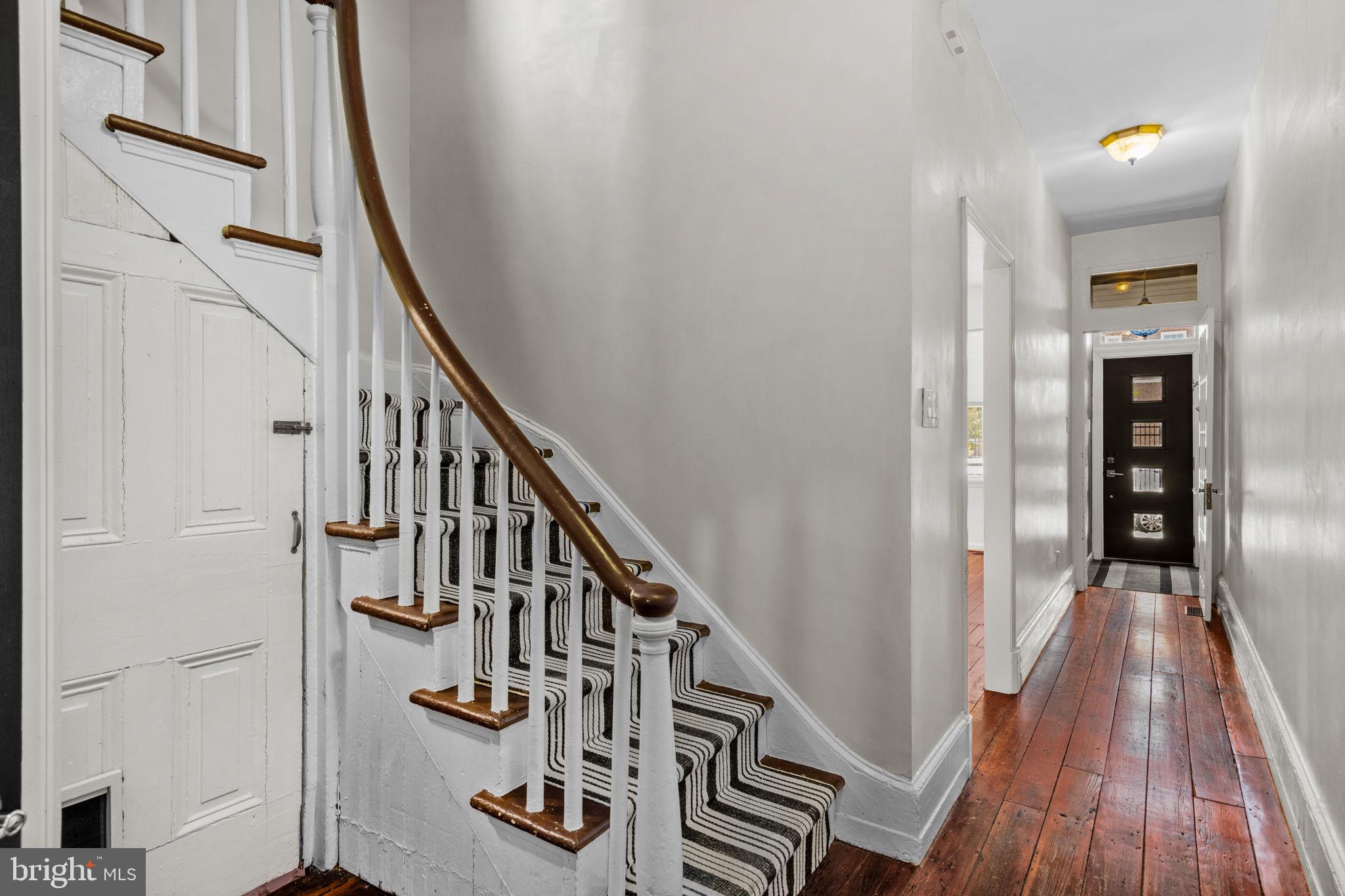 828 South 5th Street Philadelphia, PA 19147 - Photo 6 of 27 a view of an entryway with wooden floor