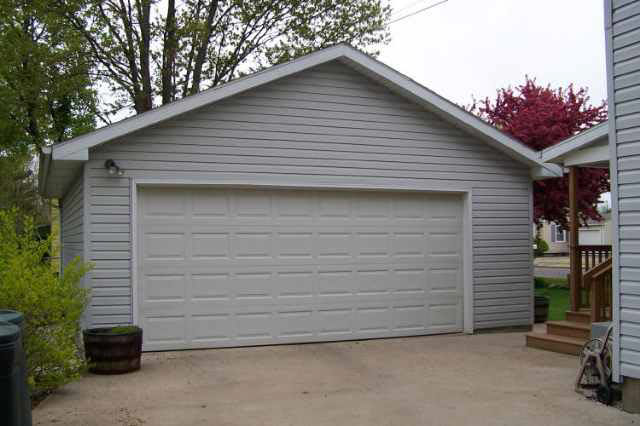 202 North Riverside Boulevard Goshen, IN 46526 - Photo 2 of 11 Gallery Image 2