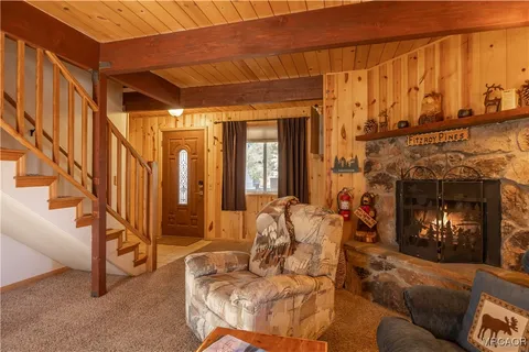 $329,000 | 188 Imperial Avenue, Sugarloaf, CA 92386