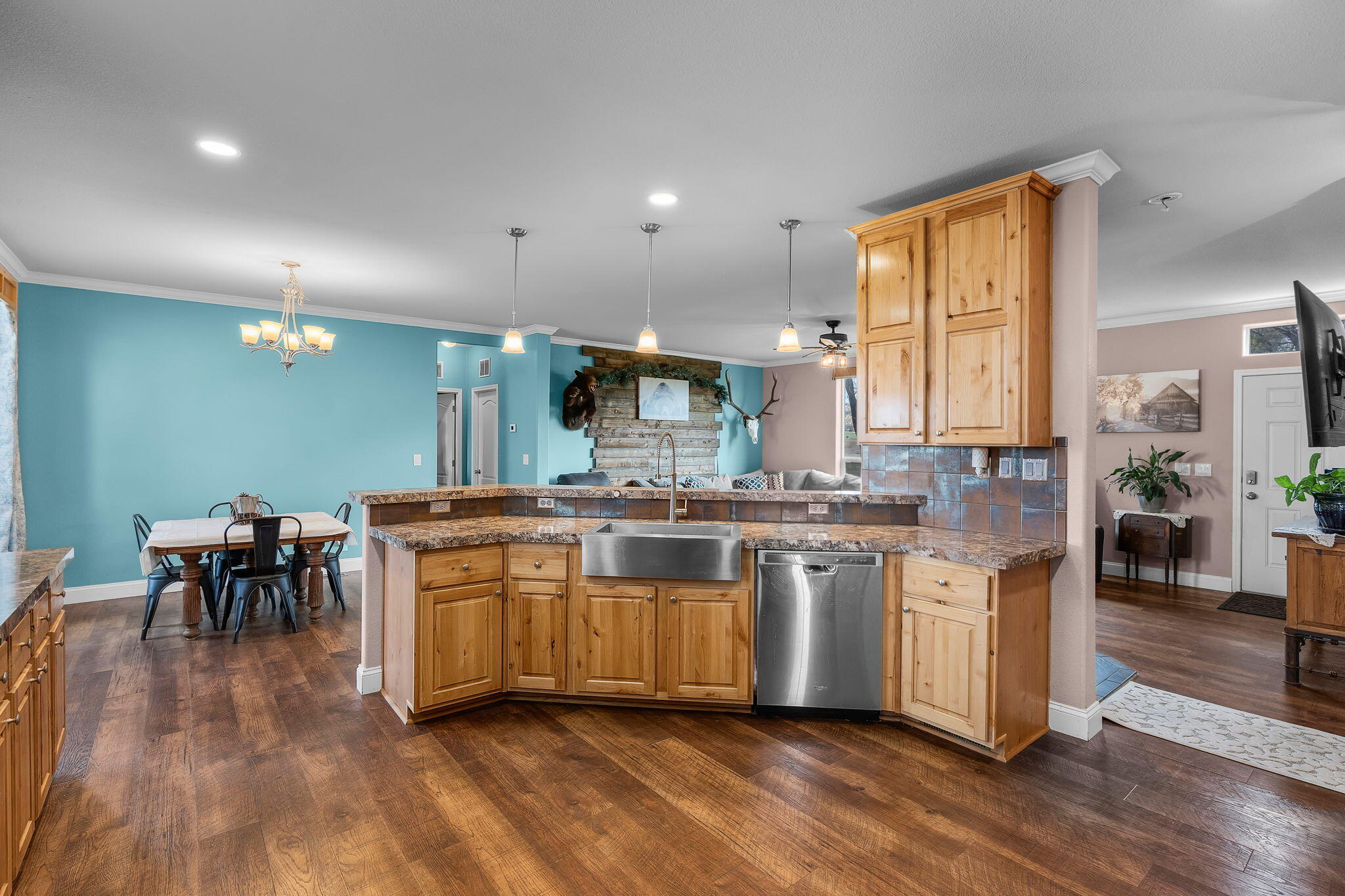 7651 Edwards Road Prineville, OR 97754 - Photo 25 of 54 2026_04_02_7651_NE_Edwards_Rd_Pv-35