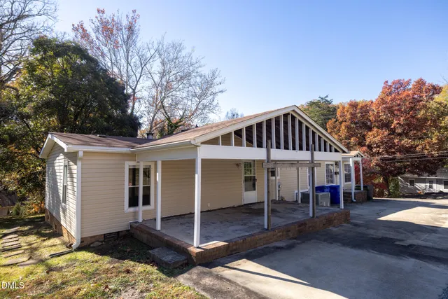 $1,700 | 230 West Union Street, Hillsborough, NC 27278