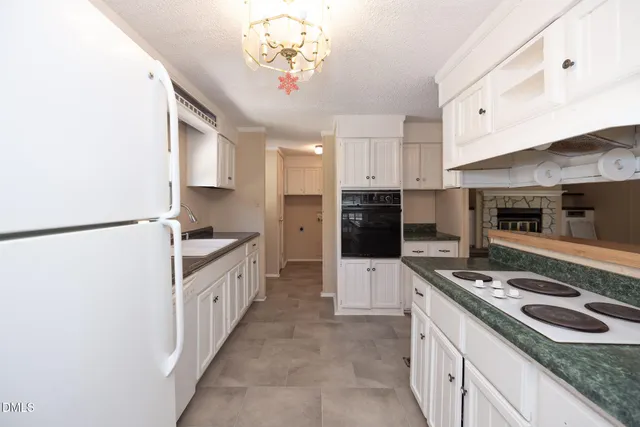 $1,700 | 230 West Union Street, Hillsborough, NC 27278