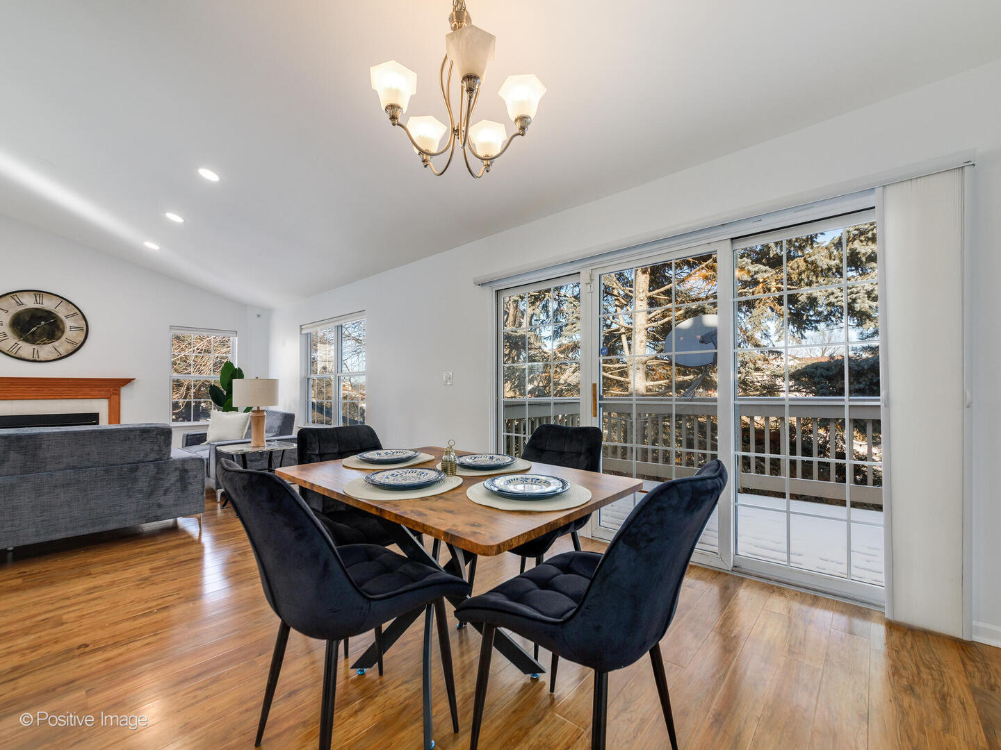 121 Commons Court Wheeling, IL 60090 - Photo 5 of 26