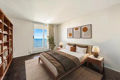 $350,000 | 6033 North Sheridan Road, Unit 43H, Chicago, IL 60660