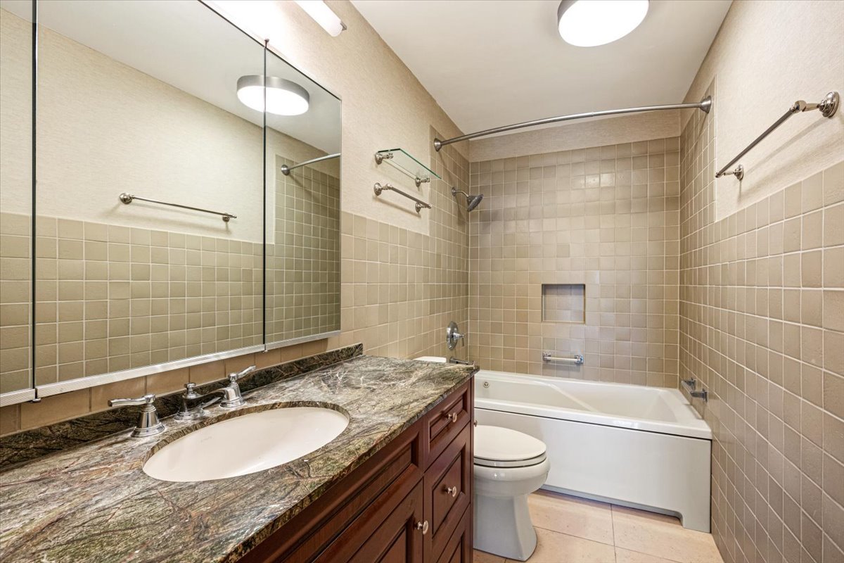 6033 North Sheridan Road, Unit 43H Chicago, IL 60660 - Photo 16 of 25