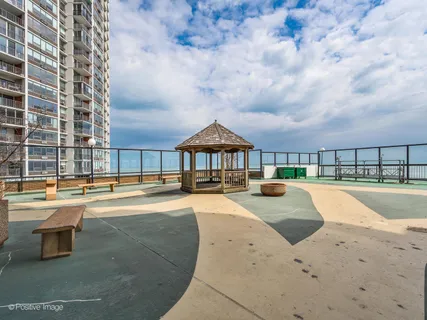 $350,000 | 6033 North Sheridan Road, Unit 43H, Chicago, IL 60660