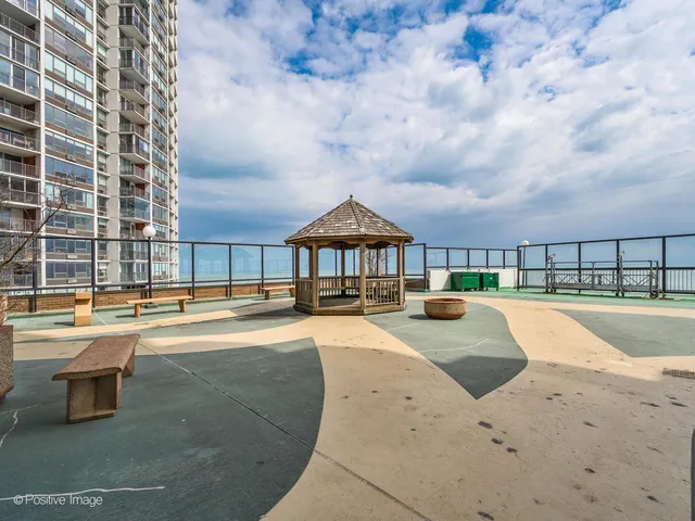 $350,000 | 6033 North Sheridan Road, Unit 43H, Chicago, IL 60660