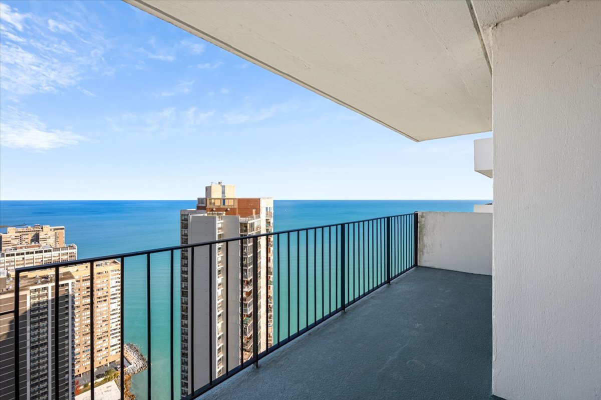 6033 North Sheridan Road, Unit 43H Chicago, IL 60660 - Photo 7 of 25