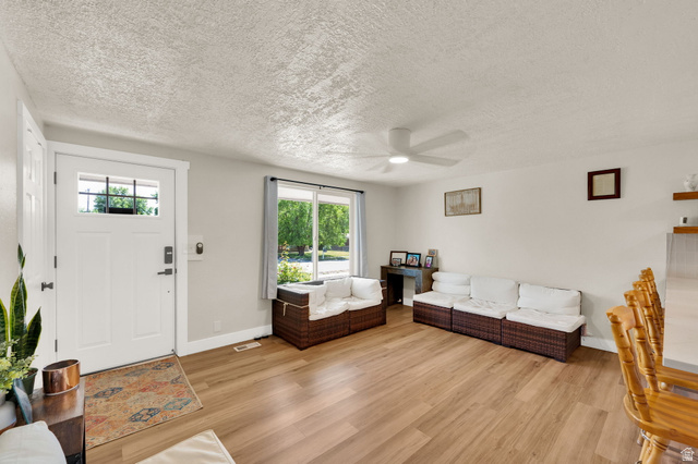 55 East Diamond Street Layton, UT 84041 - Photo 7 of 28 Living Room