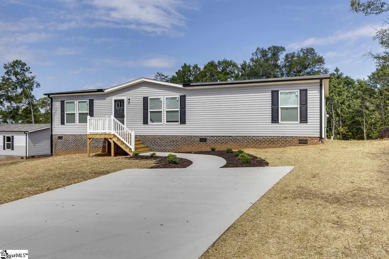 364 Bulman Road Roebuck, SC 29376 - Photo 3 of 35