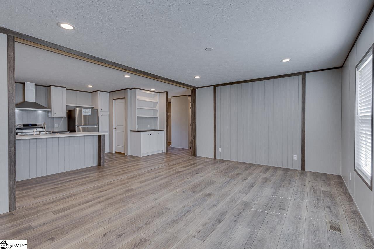 364 Bulman Road Roebuck, SC 29376 - Photo 5 of 35