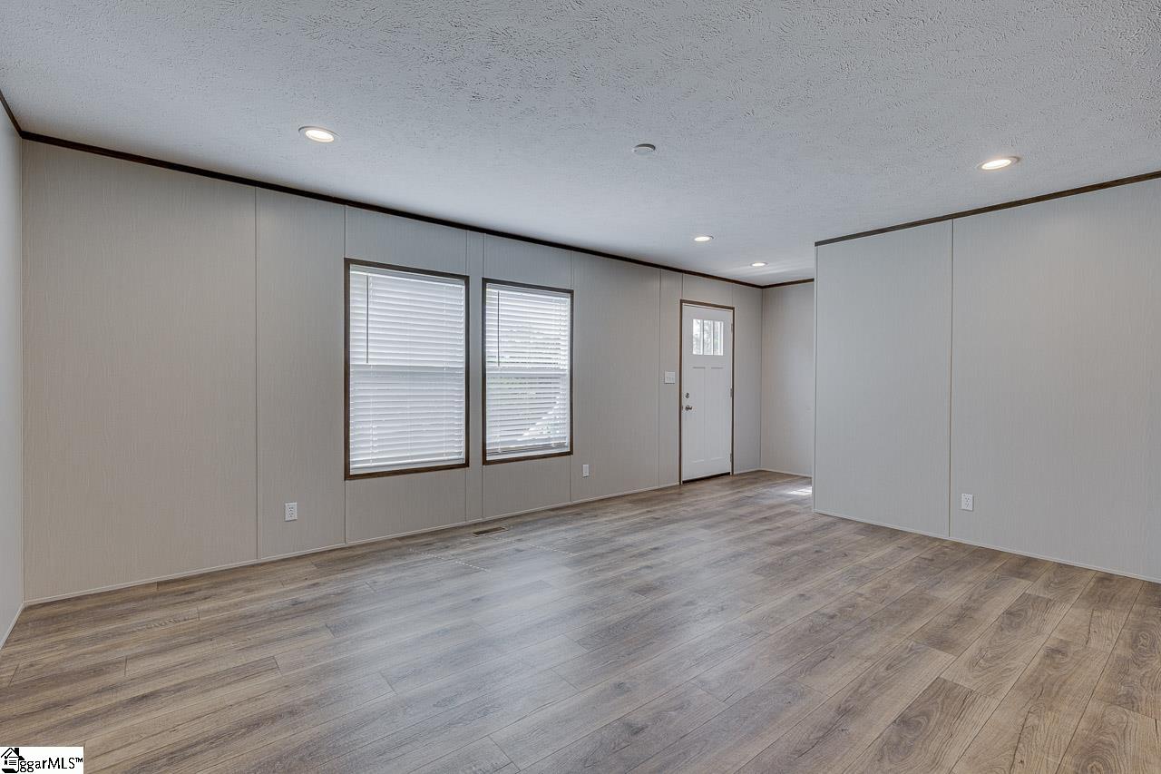 364 Bulman Road Roebuck, SC 29376 - Photo 8 of 35