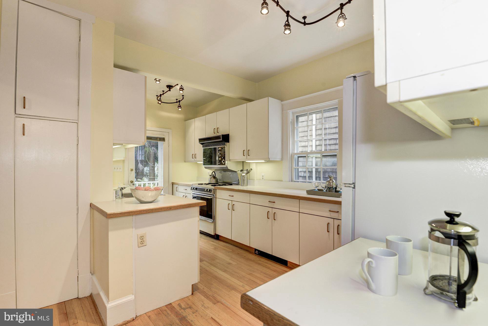 5508 Broad Branch Road Northwest Washington, DC 20015 - Photo 12 of 30 Kitchen