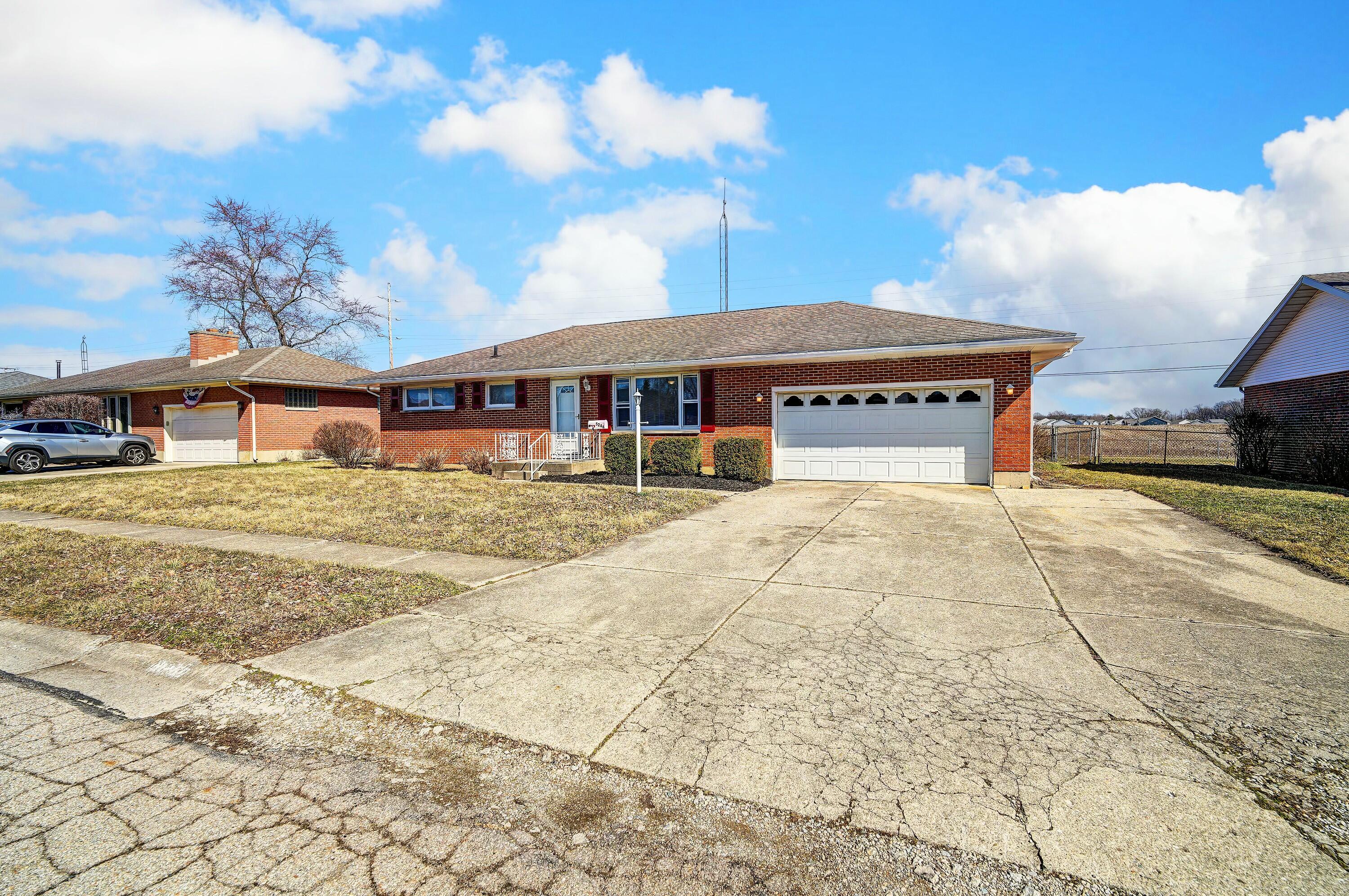5246 Ridgewood Road East Springfield, OH 45503 - Photo 3 of 24