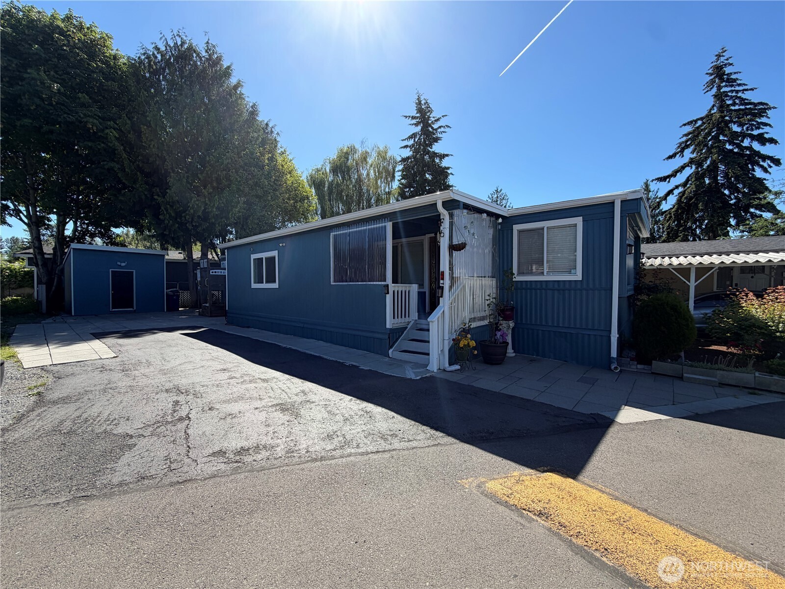 415 Lakeview Road, Unit F6 Lynnwood, WA 98087 - Photo 2 of 25