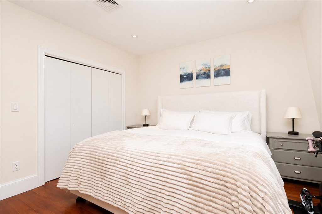 340 West 3rd Street, Unit 3 Boston, MA 02127 - Photo 4 of 11