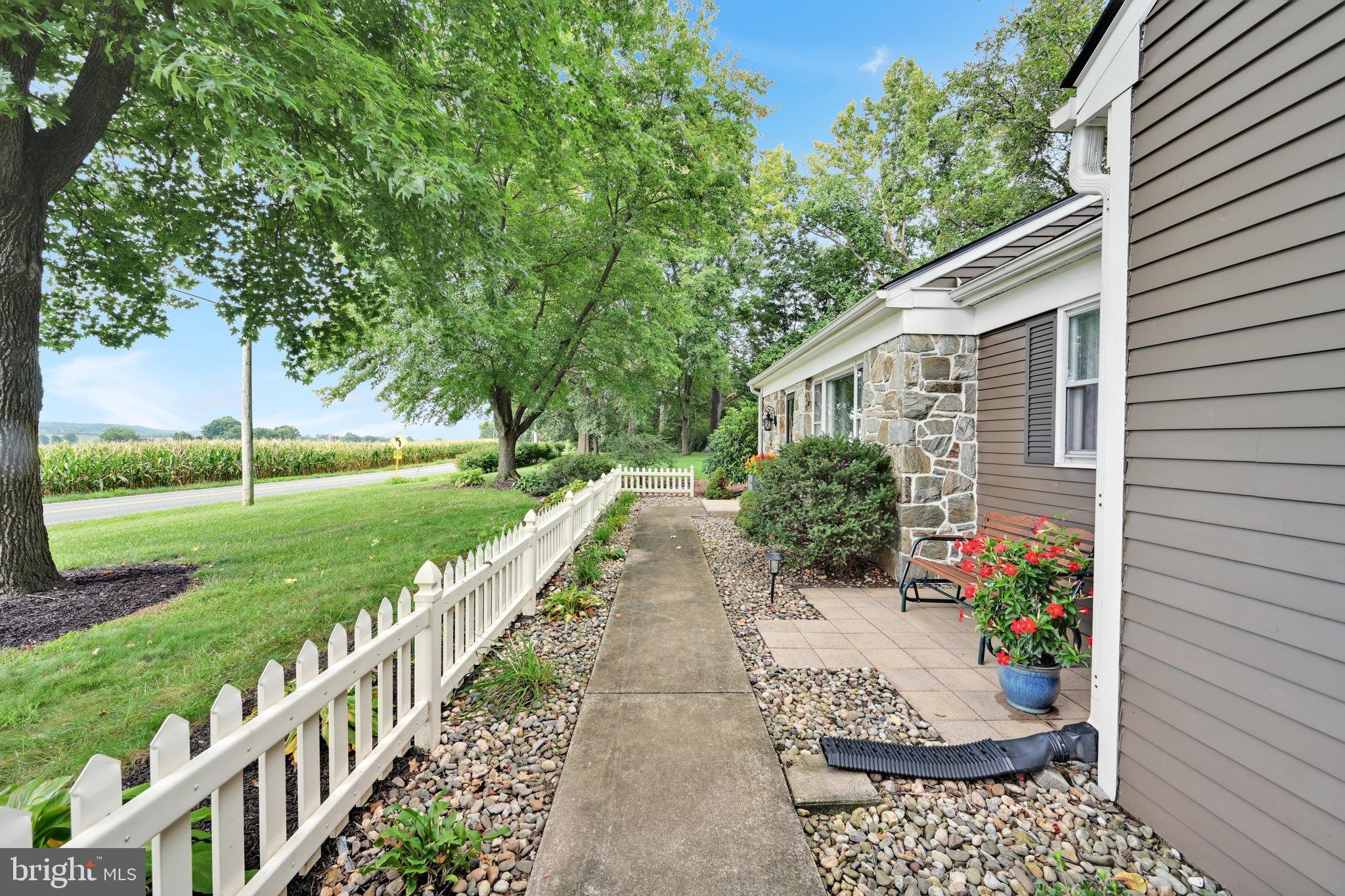 4075 Nolt Road Mount Joy, PA 17552 - Photo 12 of 49 Front