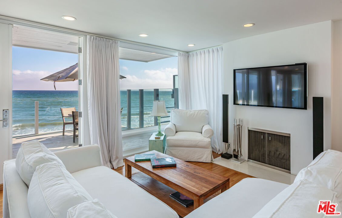 25212 Malibu Road Malibu, CA 90265 - Photo 19 of 44 Gallery Image 19