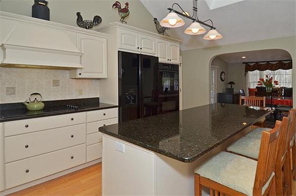 11 Old Farm Road North Andover, MA 01845 - Photo 1 of 24 Gallery Image 1