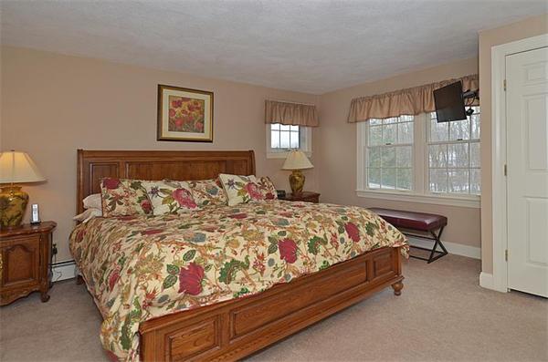 11 Old Farm Road North Andover, MA 01845 - Photo 17 of 24 Gallery Image 17