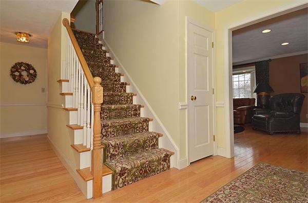 11 Old Farm Road North Andover, MA 01845 - Photo 4 of 24 Gallery Image 4