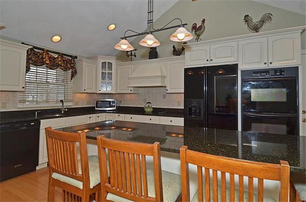 11 Old Farm Road North Andover, MA 01845 - Photo 7 of 24 Gallery Image 7