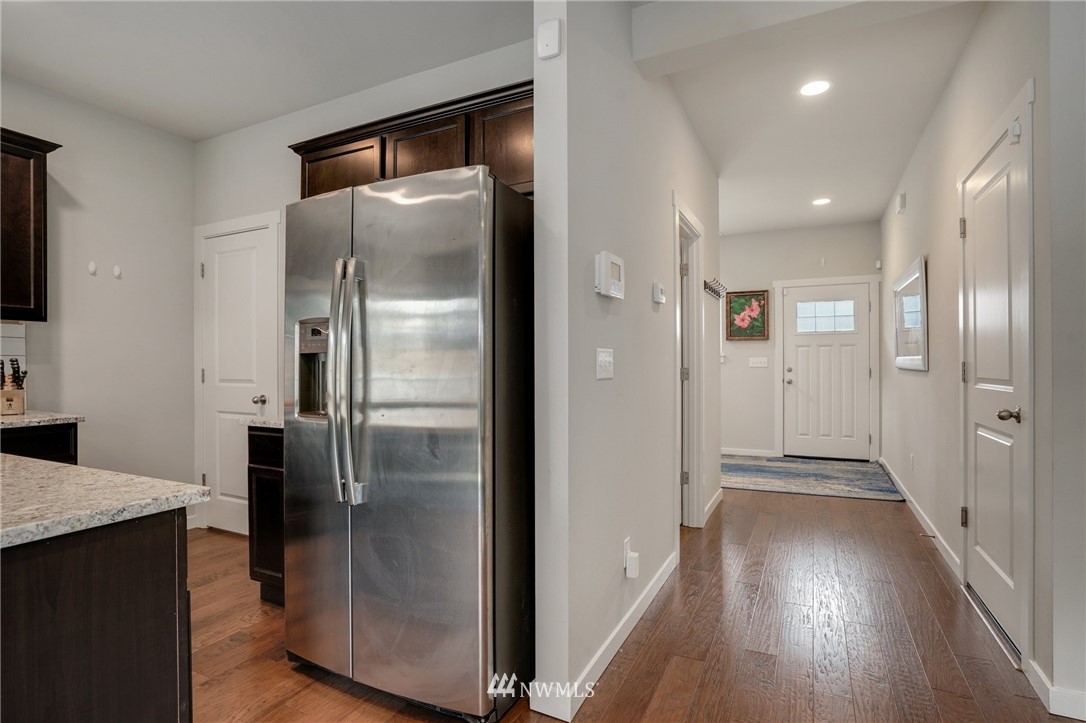 109 157th Lane Southeast Bothell, WA 98012 - Photo 5 of 40 Gallery Image 5