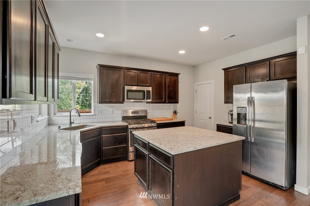 109 157th Lane Southeast Bothell, WA 98012 - Photo 6 of 40 Gallery Image 6