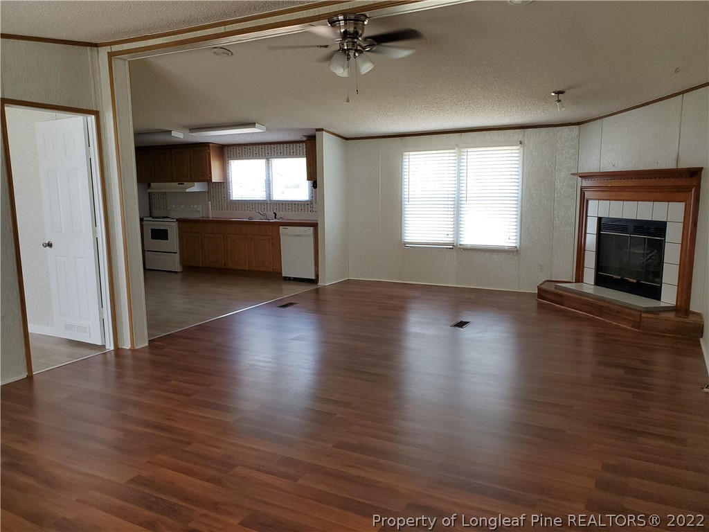 333 Sandy Grove Road Parkton, NC 28371 - Photo 2 of 12 Gallery Image 2