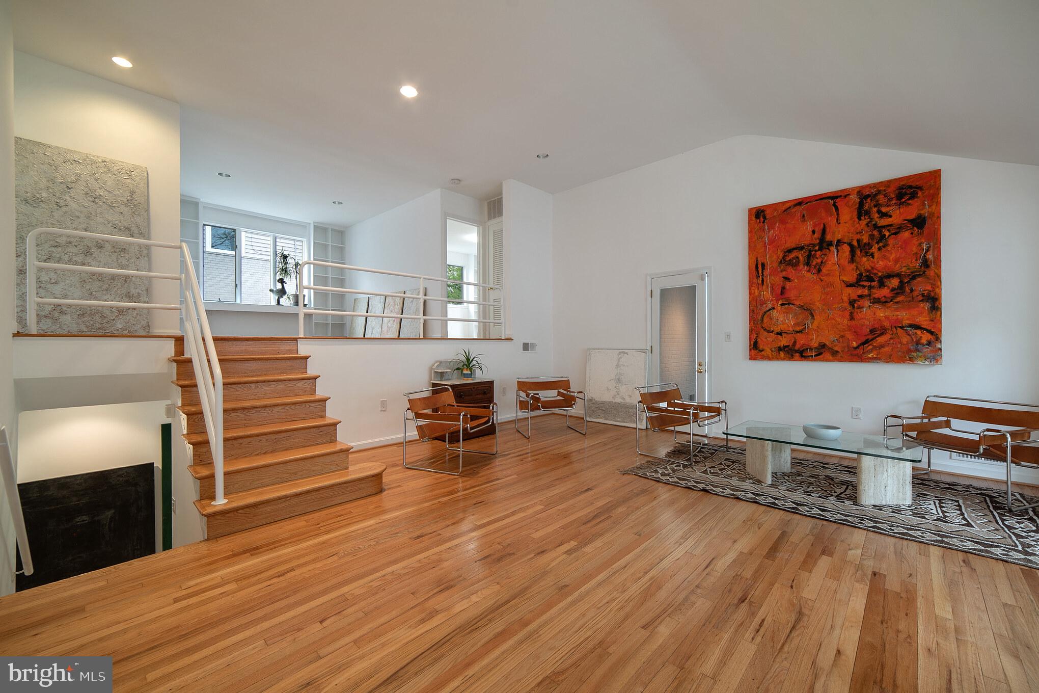 4929 Jamestown Road Bethesda, MD 20816 - Photo 21 of 39 Living room