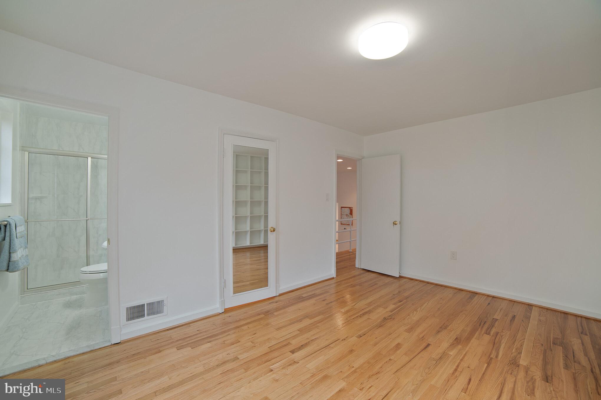 4929 Jamestown Road Bethesda, MD 20816 - Photo 27 of 39 Bedroom #2 with private bathroom