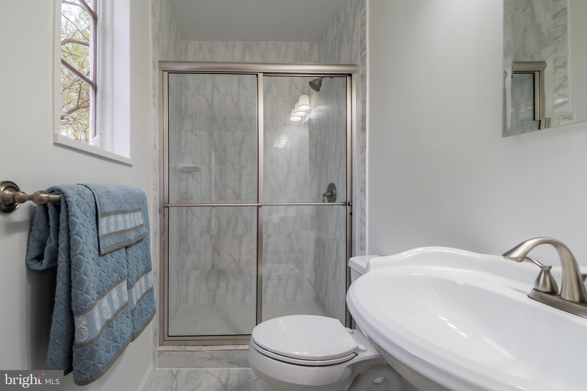 4929 Jamestown Road Bethesda, MD 20816 - Photo 29 of 39 Private bath in bedroom #2